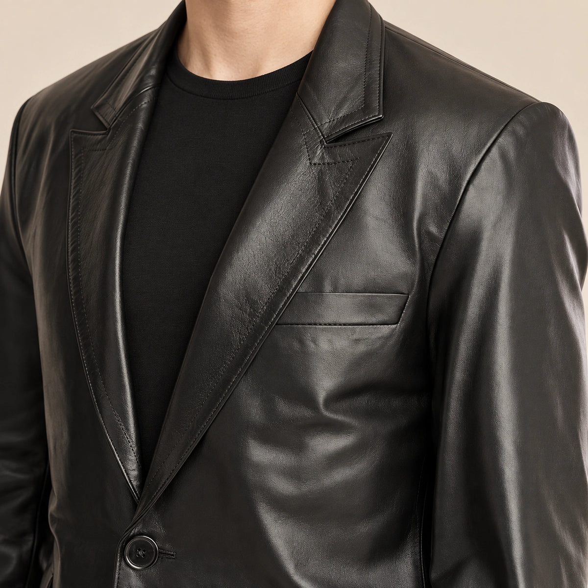 MOTOGRIP Kingsmere men's Black Ticket-Pocket Sheepskin Leather Blazer, close-up of the collar and lapels.
